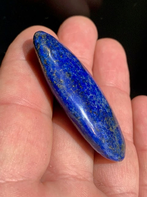Lapis lazuli, pebble/flat stone of 64 x 24 x 12 mm - 23.7 gr. - Quality AA to AAA