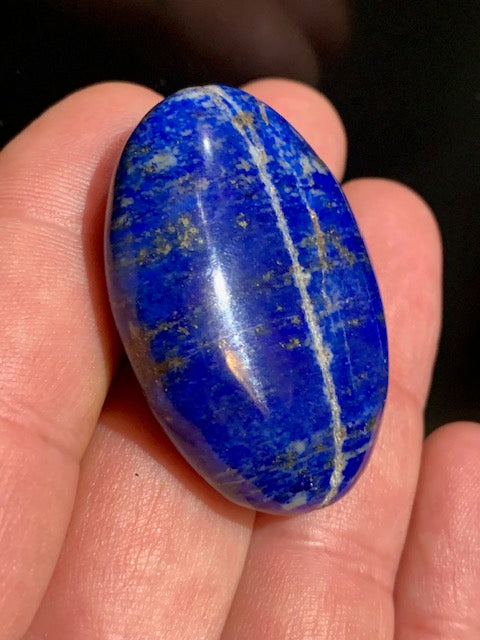 Lapis lazuli, galet/ pierre plate de 44 x 31 x 14 mm - 33,4 gr. - Qualité AA à AAA