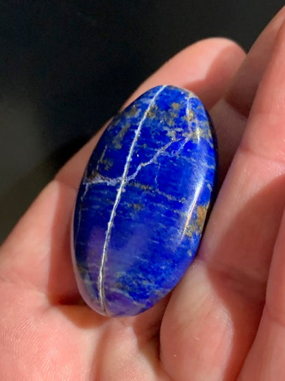 Lapis lazuli, galet/ pierre plate de 44 x 31 x 14 mm - 33,4 gr. - Qualité AA à AAA