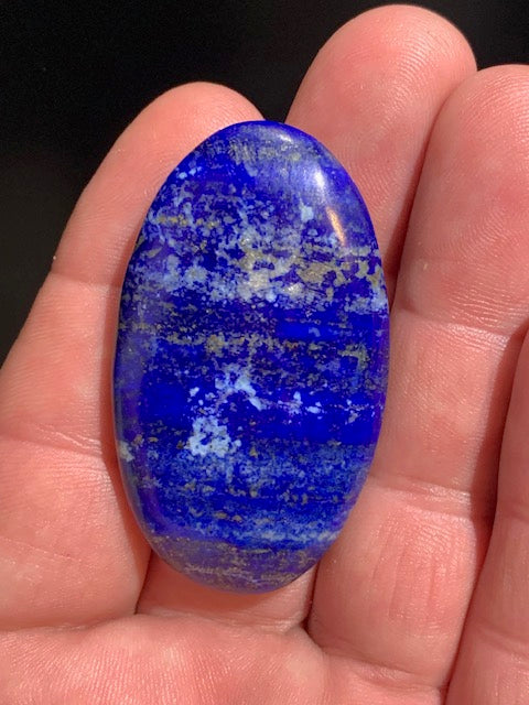 Lapis lazuli, galet/ pierre plate de 53 x 31 x 11 mm - 27,7 gr. - Qualité AA à AAA