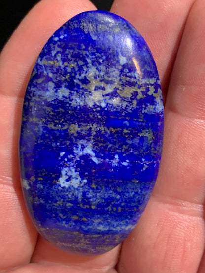 Lapis lazuli, galet/ pierre plate de 53 x 31 x 11 mm - 27,7 gr. - Qualité AA à AAA