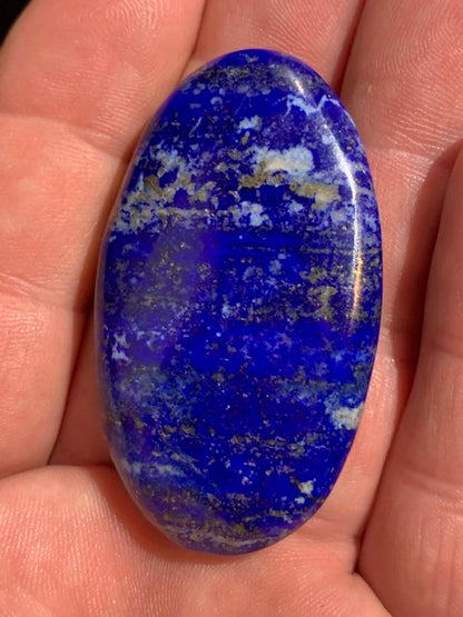 Lapis lazuli, galet/ pierre plate de 53 x 31 x 11 mm - 27,7 gr. - Qualité AA à AAA