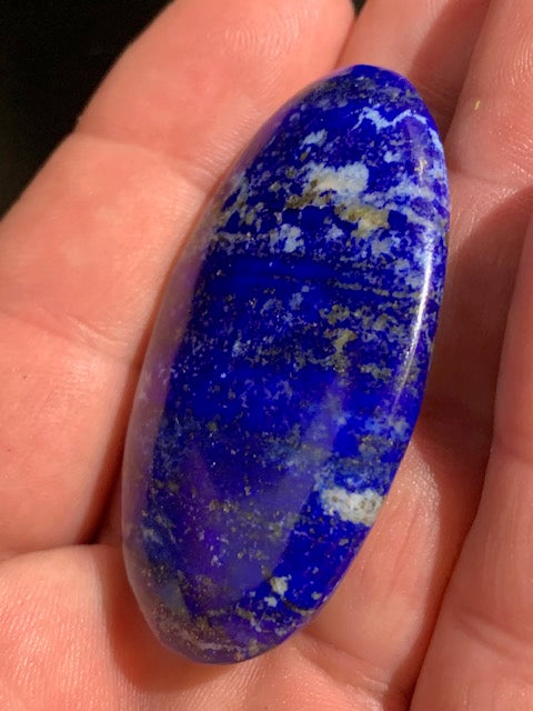 Lapis lazuli, galet/ pierre plate de 53 x 31 x 11 mm - 27,7 gr. - Qualité AA à AAA
