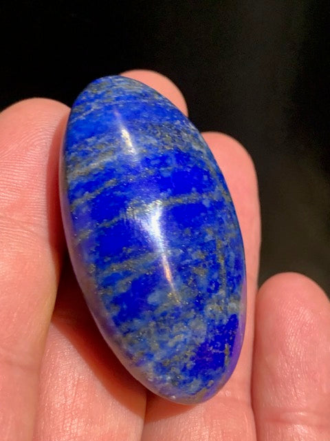 Lapis lazuli, galet/ pierre plate de 51 x 30 x 20 mm - 47,1 gr. - Qualité AA à AAA