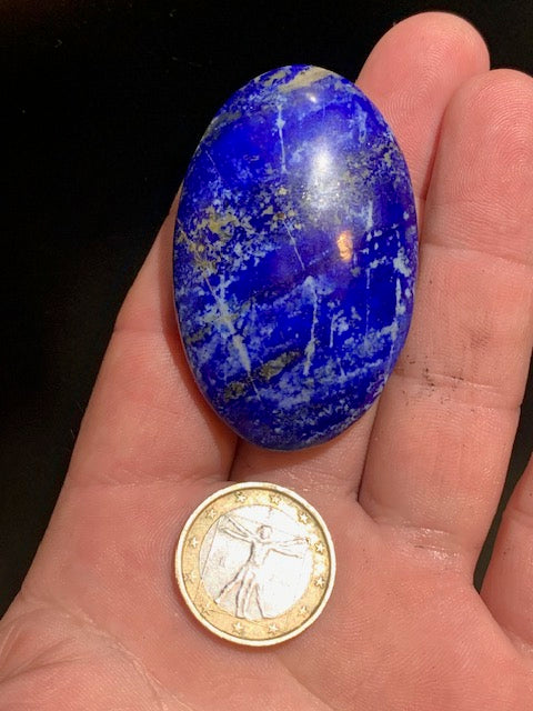 Lapis lazuli, galet/ pierre plate de 57 x 37 x 17 mm - 48 gr. - Qualité AA à AAA