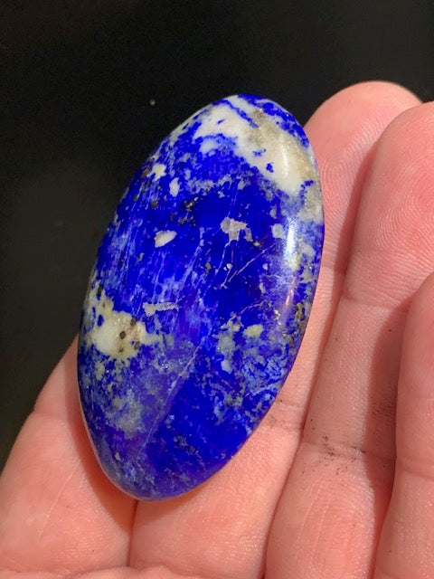 Lapis lazuli, galet/ pierre plate de 57 x 37 x 17 mm - 48 gr. - Qualité AA à AAA