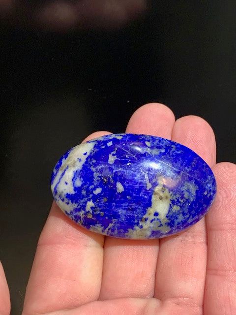 Lapis lazuli, galet/ pierre plate de 57 x 37 x 17 mm - 48 gr. - Qualité AA à AAA
