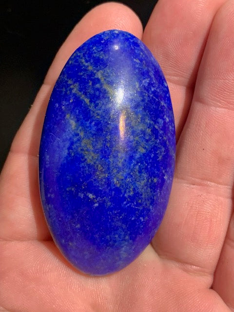 Lapis lazuli, galet/ pierre plate de 62 x 34 x 20 mm - 57,8 gr. - Qualité AA à AAA
