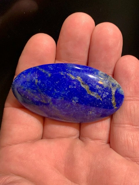 Lapis lazuli, galet/ pierre plate de 62 x 34 x 20 mm - 57,8 gr. - Qualité AA à AAA