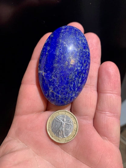 Lapis lazuli, galet/ pierre plate de 61 x 38 x 18 mm - 62,2 gr. - Qualité AA à AAA