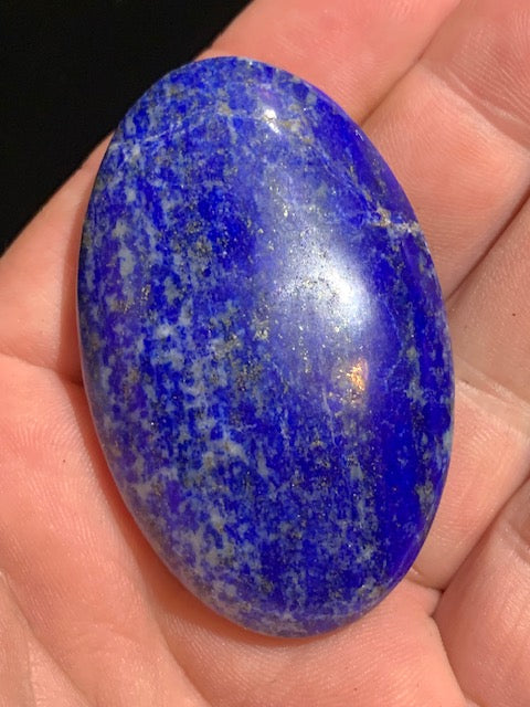 Lapis lazuli, galet/ pierre plate de 61 x 38 x 18 mm - 62,2 gr. - Qualité AA à AAA