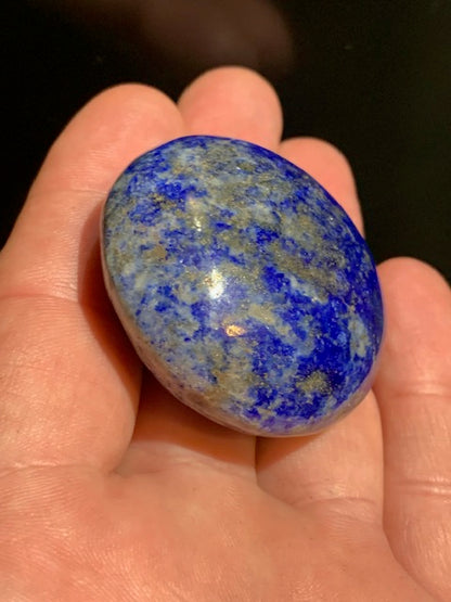 Lapis lazuli, galet/ pierre plate de 46 x 45 x 25 mm - 79 gr. - Qualité AA à AAA