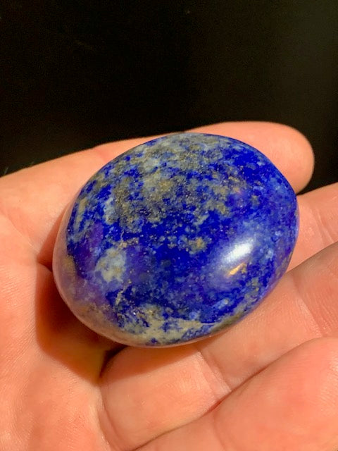 Lapis lazuli, galet/ pierre plate de 46 x 45 x 25 mm - 79 gr. - Qualité AA à AAA