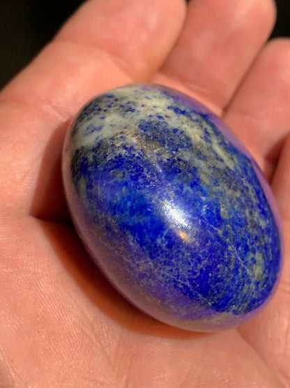Lapis lazuli, galet/ pierre plate de 49 de diamètre x 30 mm - 113,8 gr. - Qualité AA à AAA