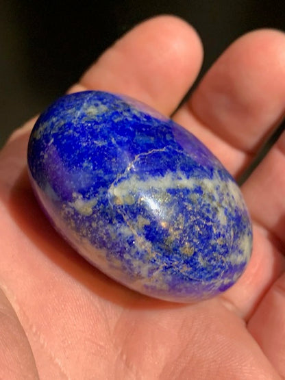 Lapis lazuli, galet/ pierre plate de 49 de diamètre x 30 mm - 113,8 gr. - Qualité AA à AAA