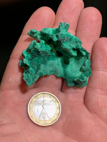 Malachite fibreuse, spécimen brut de 50 mm x 48 x 25 - 36,3 grammes. Parfait pour une collection, exposition ou bijouterie, du velour naturel