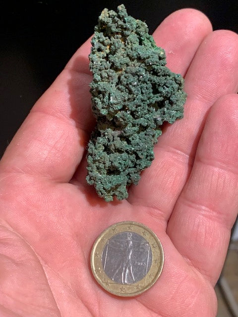 Malachite, collection ancienne, spécimen brut de 59 mm x 36 x 32 - 32,6 grammes. Parfait pour une collection, exposition ou bijouterie, du velour naturel