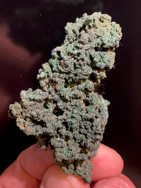 Malachite, collection ancienne, spécimen brut de 59 mm x 36 x 32 - 32,6 grammes. Parfait pour une collection, exposition ou bijouterie, du velour naturel
