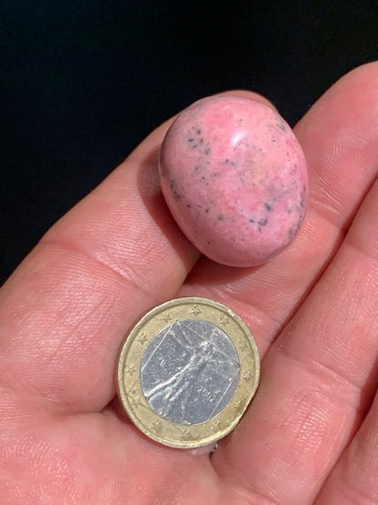 Rhodonite - pierre roulée - 27 x 21 x 20 mm - 23 gr.
