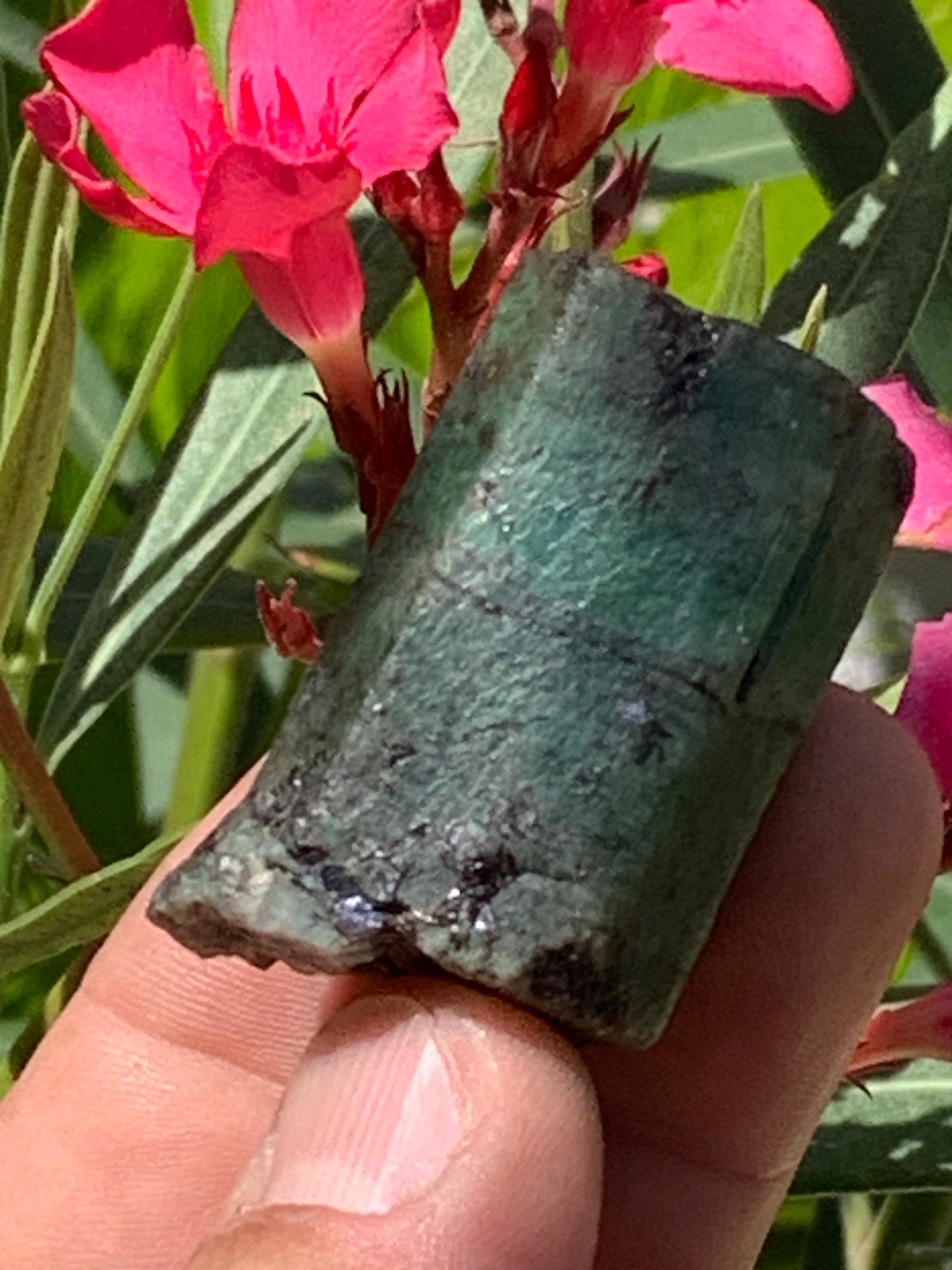 Émeraude, pièce brute de 43mm x 26 x 21 - 42,2 grammes. Parfait en collection, bijouterie, exposition...