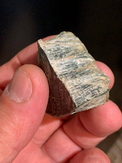 Séraphinite, spécimen brut - 37 x 35 x 24 - 40,8 gr. - Collection ancienne
