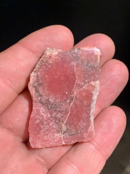 Rhodochrosite, spécimen brut de 50 x 35 x 12 mm - 38,9 gr.