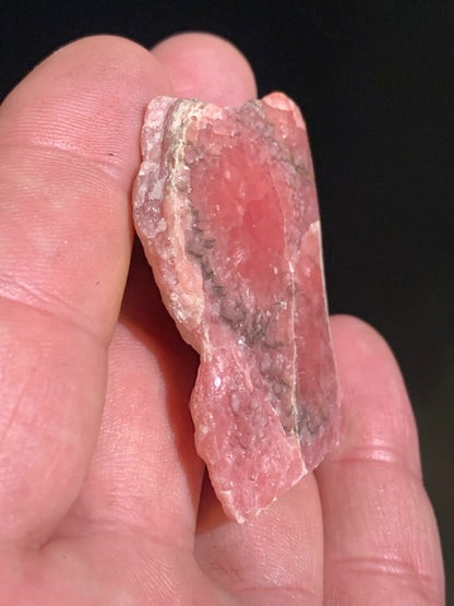 Rhodochrosite, spécimen brut de 50 x 35 x 12 mm - 38,9 gr.