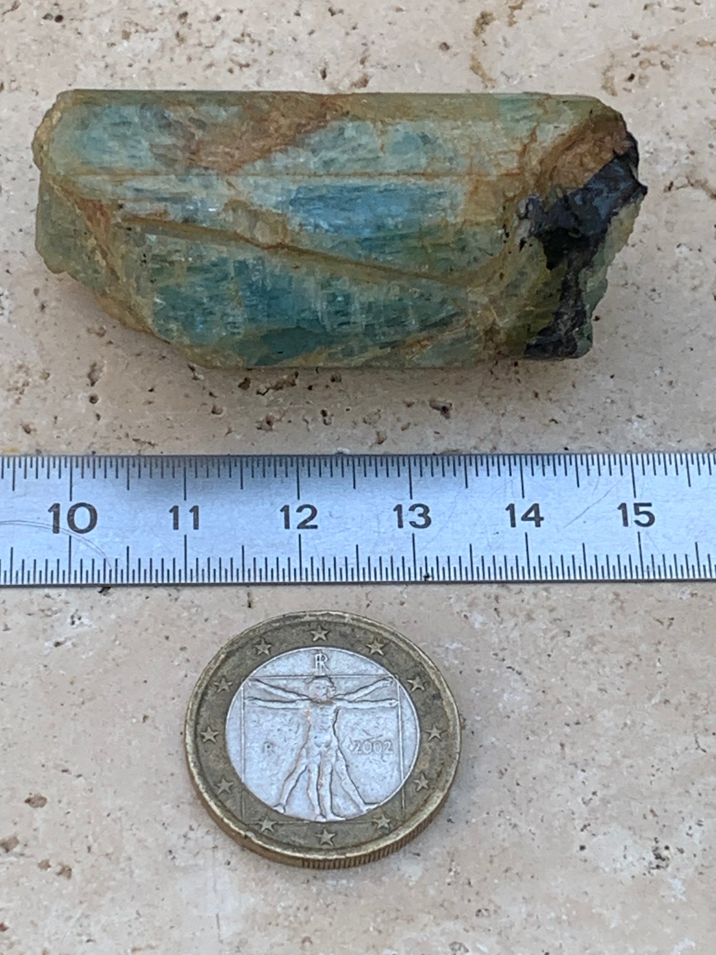 Béryl bleu, spécimen de 52mm x 26 x 23 - 52 grammes. Parfait en collection, exposition, lithothérapie...