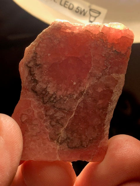 Rhodochrosite, spécimen brut de 50 x 35 x 12 mm - 38,9 gr.