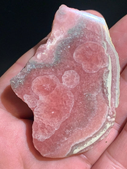 Rhodochrosite, spécimen brut de 67 x 47 x 19 mm - 90,6 gr.