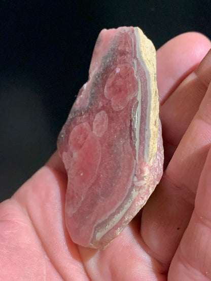 Rhodochrosite, spécimen brut de 67 x 47 x 19 mm - 90,6 gr.