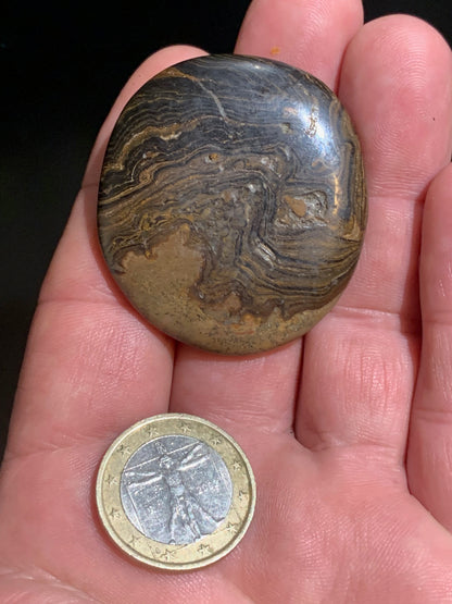 Stromatolite, galet/ pierre plate de 46 x 42 x 9 mm - 26,9 gr.