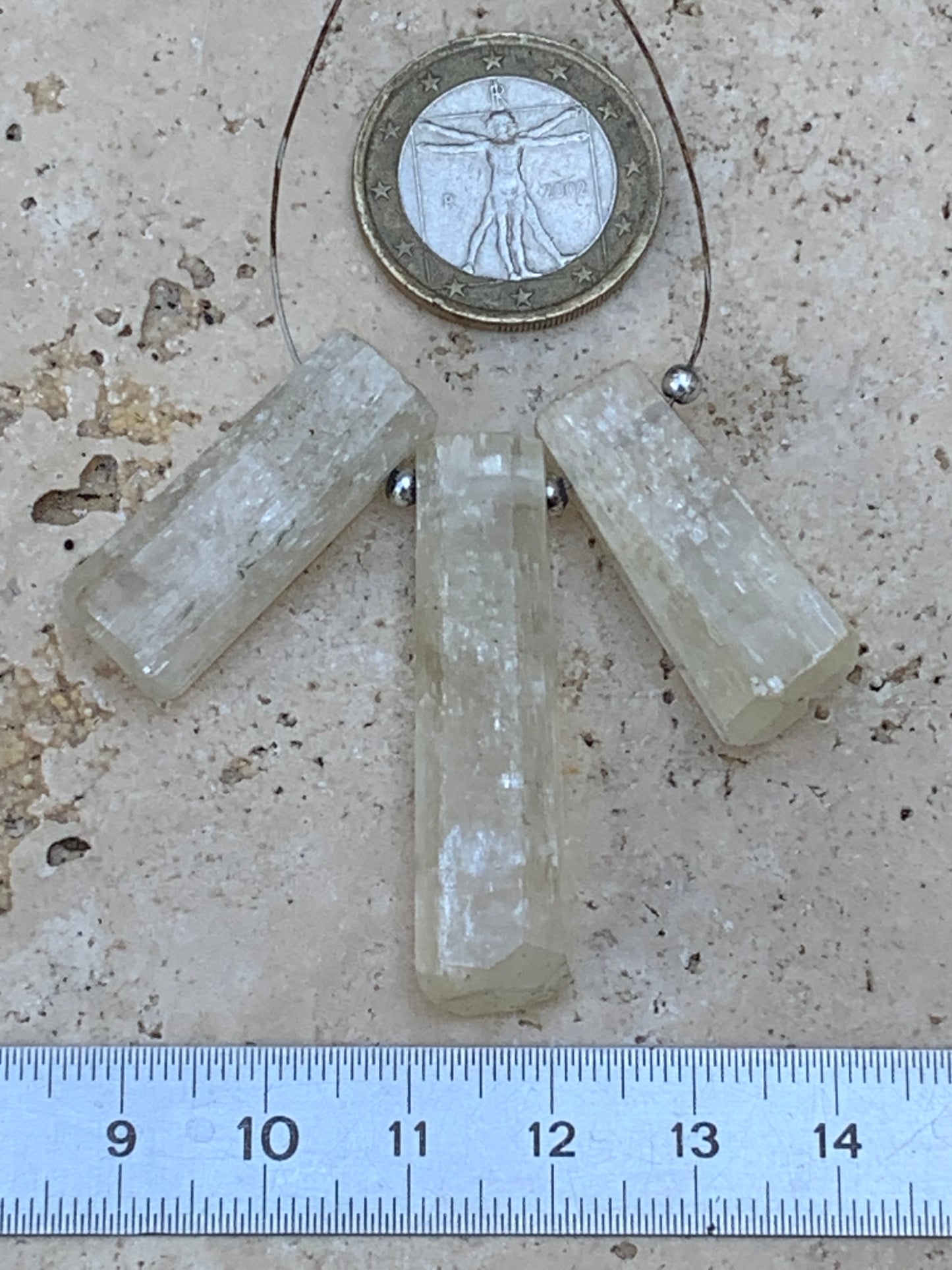 Kunzite jaune/ Triphane, 3 pièces au choix de 28mm x12 x10 à 42 x10 x10 - 5 grammes en moyenne. Parfait pour la bijouterie, collection, exposition...