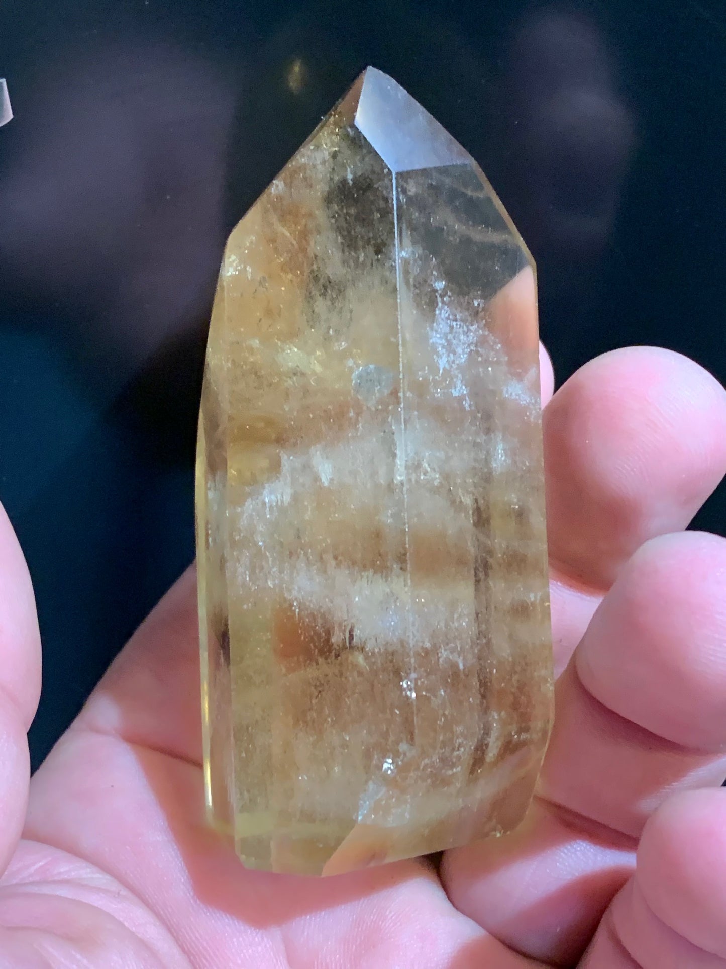 Citrine naturelle - Pointe/ Laser - 80 x 33 x 33 mm - 126 gr.