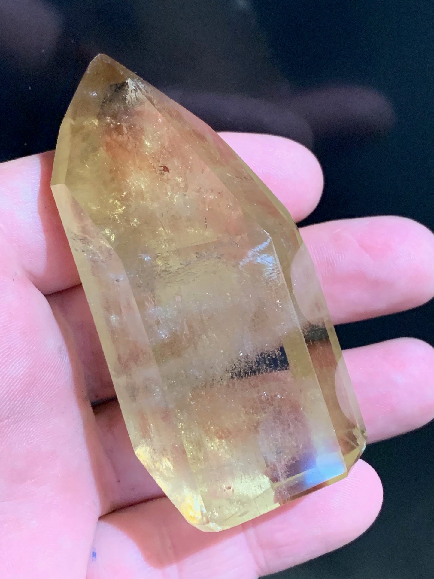 Citrine naturelle - Pointe/ Laser - 80 x 33 x 33 mm - 126 gr.