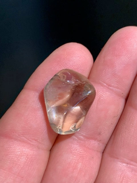 Citrine naturelle - Pierre roulée - 24 x 17 x 14 mm - 6,5 gr.