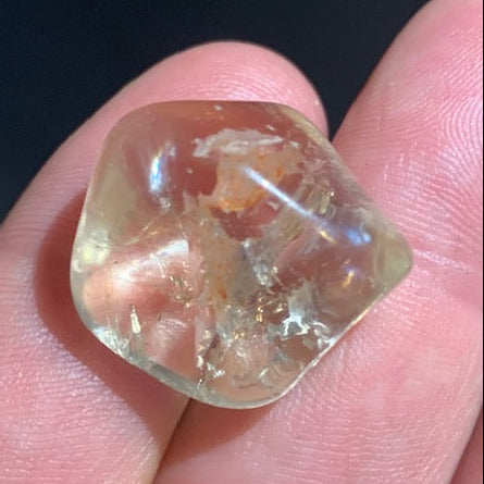 Citrine naturelle - Pierre roulée - 22 x 20 x 15 mm - 8,9 gr.