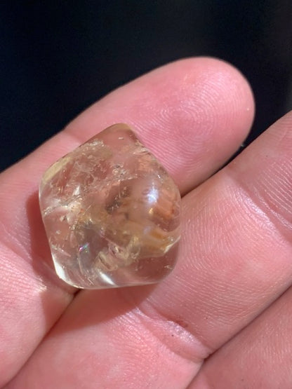 Citrine naturelle - Pierre roulée - 22 x 20 x 15 mm - 8,9 gr.