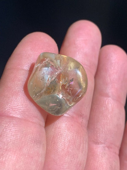 Citrine naturelle - Pierre roulée - 22 x 20 x 15 mm - 8,9 gr.