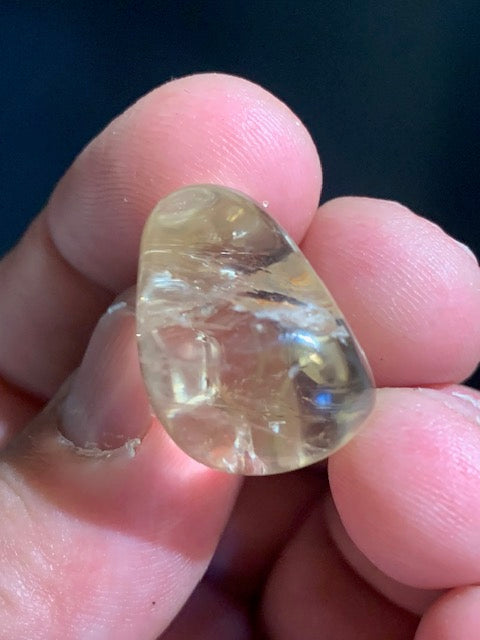 Citrine naturelle - Pierre roulée - 22 x 20 x 15 mm - 8,9 gr.