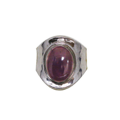 Bague en améthyste, faîte en Argent 0.925. Superbe pierre aux reflets violets incroyables ! Taille réglable !