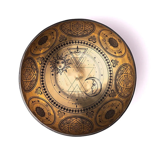 Bol en 7 métaux avec gravure cosmique du soleil et de la lune, taille de 22/24 cm - ± 1400/1600 gr., vendu avec maillet adapté. Fait main au Népal !