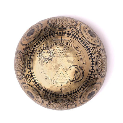 Bol en 7 métaux avec gravure cosmique du soleil et de la lune, taille de 22/24 cm - ± 1400/1600 gr., vendu avec maillet adapté. Fait main au Népal !