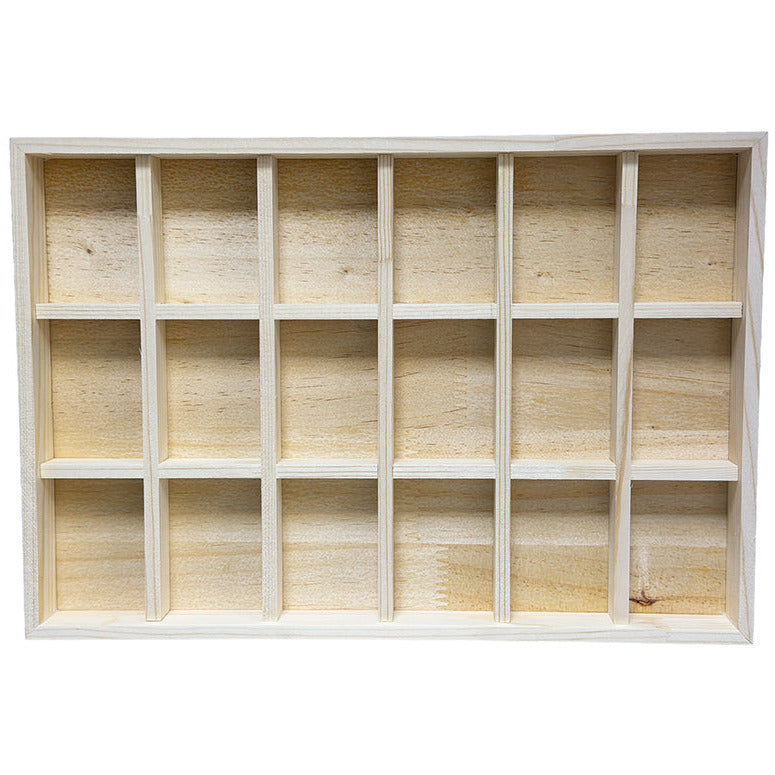Plateau en bois (Pin) à 18 compartiments, idéal pour organiser et présenter vos objets, que ce soit pour des bijoux, des accessoires ou des articles de décoration