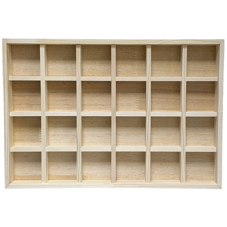 Plateau en bois (Pin) à 24 compartiments, idéal pour organiser et présenter vos objets, que ce soit pour des bijoux, des accessoires ou des articles de décoration