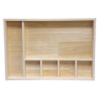 Plateau en bois (Pin) à compartiments, idéal pour organiser et présenter vos objets, que ce soit pour des bijoux, des accessoires ou des articles de décoration