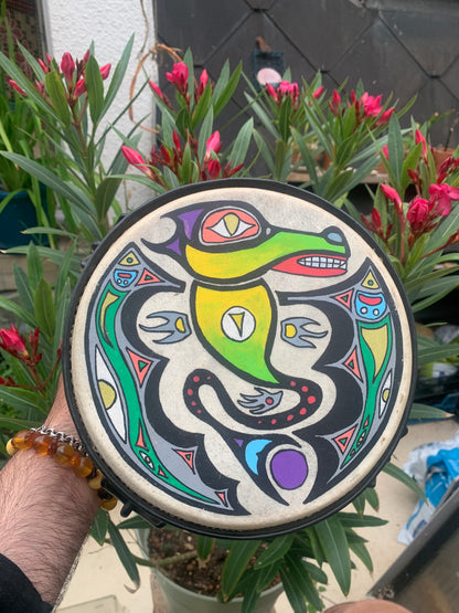 Tambourine/ Bongo made of goat skin, 20x17 cm in diameter. Hand-drawn design, perfect for accompaniment, to keep the beat!