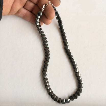 Hématite, collier en perles 'Pastille' de 10x2 mm. 3 finitions au choix pour le fermoir, Argent, laiton doré ou argenté !