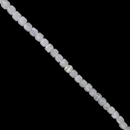 Agate Blue Lace - Perles carrées de 2 mm. Vendu en fil de perles de 40 cm, en bracelet de 17 à 21 cm, ou en collier de 42 à 47 cm. Qualité AA à AAA !
