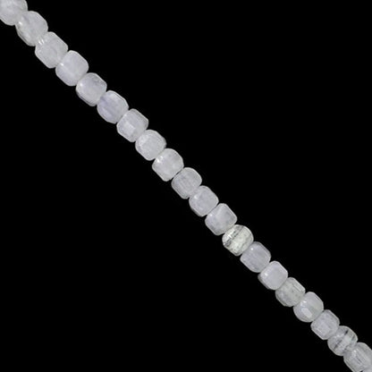 Agate Blue Lace - Perles carrées de 2 mm. Vendu en fil de perles de 40 cm, en bracelet de 17 à 21 cm, ou en collier de 42 à 47 cm. Qualité AA à AAA !